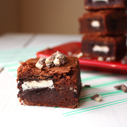 Peppermint Oreo Brownies