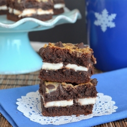 Peppermint Patty Gooey Cake Bars