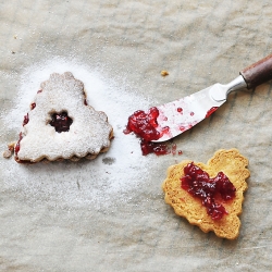 Linzer Cookies