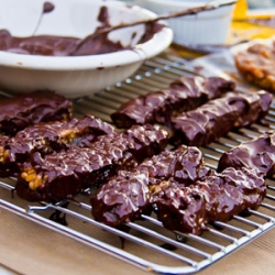 Crispy Caramel Chocolate Bars