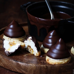 Toffee and Caramel Mallow Cookies