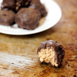 Crispy Peanut Butter Nutella Balls