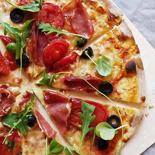 Pizza with Parma Ham and Rucola