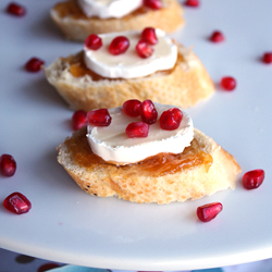 Apricot Brie Crostini