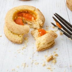 Cakes with Carrot Jam