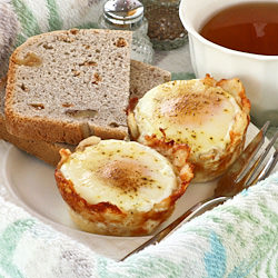 Baked Eggs in Cheese Potato Cups