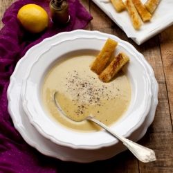 Velvety Cream of Potato & Leek Soup