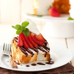 Angel Food Cake with Nutella