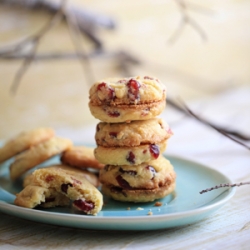 Cranberry shortbread cookies