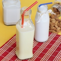 How to Make Almond Milk