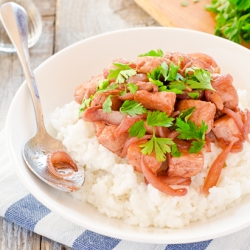 Chicken in pomegranate sauce