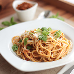 Spaghetti w/ tomato pesto