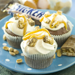 Snickers Cupcakes