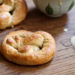 Soft Pretzels w/ Beer Cheese Sauce