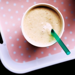 Apple-Banana Oat Smoothie