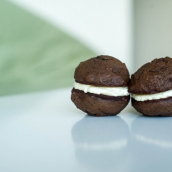 Whoopie Pies w/ Mascarpone Frosting