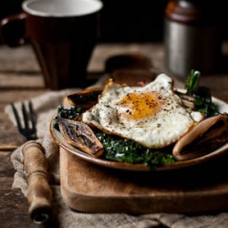 Sauteed Kale w Shallot & Fried Egg