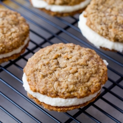 Oatmeal Creme Pies