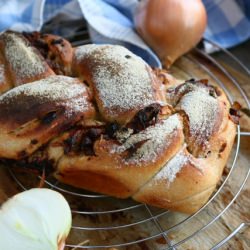 Braided Onion Bread with White Wine