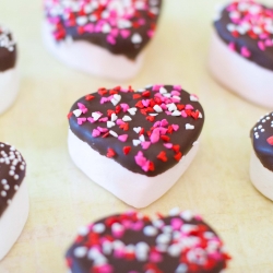 Marshmallow Heart Pops