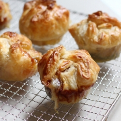 Dried Fruit Brie Bites