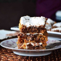 Fluffernutter Pretzel Bars