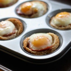 Egg and Prosciutto in Toast Cups