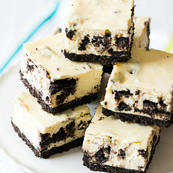 Oreo Cheesecake Bars