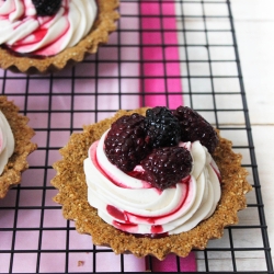 Cream Cheese & Blackberries Tarts