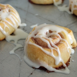 Easy Strawberry Sweet Rolls