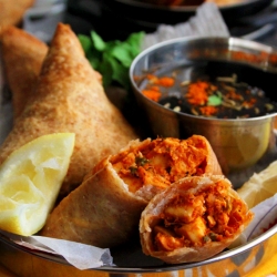 Tandoori Paneer Samosas