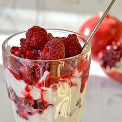 Yoghurt, Pomegranate & Coulis