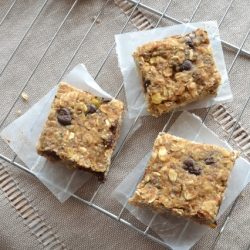 Chocolate Chip Lentil Oatmeal Bars