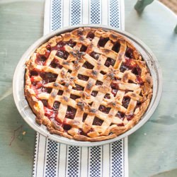 Sour Cherry Pie w Canned Cherries