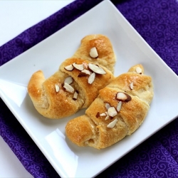 Honey Cream Cheese Croissants