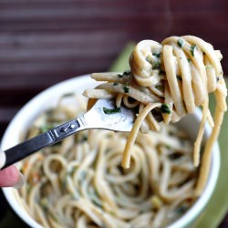 Healthier Spinach Linguine Alfredo