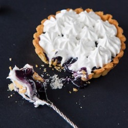 Bluberry Meringue Tarts