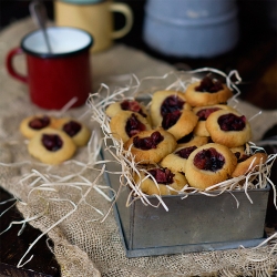 Ginger Pastries with Red Fruits