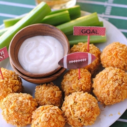 Skinny Buffalo Chicken Bites