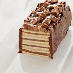 Snickers Cake