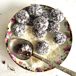 Chocolate Power Balls