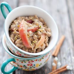 Honey Crisp Apple Cinnamon Oatmeal