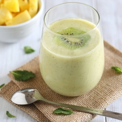 Pineapple Kiwi Mint Smoothie