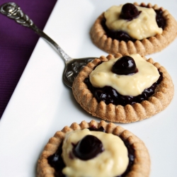 Mini-Cakes with Cherries