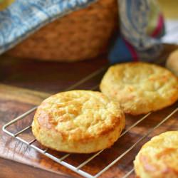 Buttermilk Cheedar Cheese Biscuits