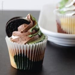 Cookies n’ Cream Camo Cupcakes