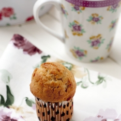 Apricot & Walnut Cupcake