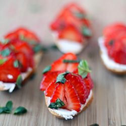 Strawberry & Goat Cheese Crostini