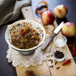 Spicy White Nectarine Chutney