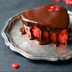 Chocolate Glaze Cinnamon Heart Cake